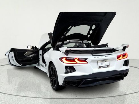 Used 2024 Chevrolet Corvette Stingray Preferred Cpe RWD image 11