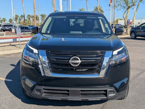 Certified 2024 Nissan Pathfinder SV image 9