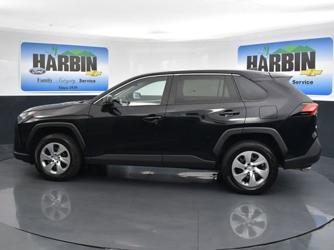 Used 2022 Toyota RAV4 LE FWD image 2