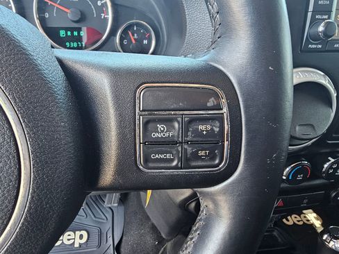 Used 2013 Jeep Wrangler Rubicon w/ PWR Convenience Group AWD/4WD image 16