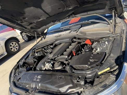 Used 2006 Jaguar XJ8 image 16