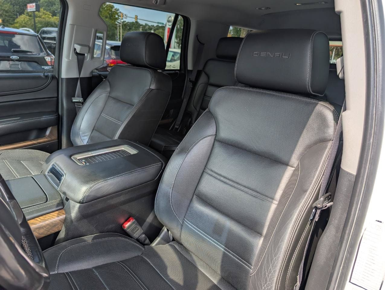 Used 2018 GMC Yukon Denali AWD/4WD image 16
