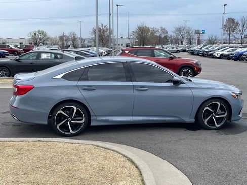 Used 2022 Honda Accord Sport image 9