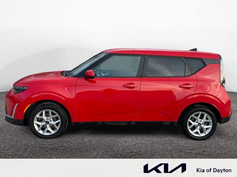 Used 2023 Kia Soul LX w/ LX Technology Package image 2