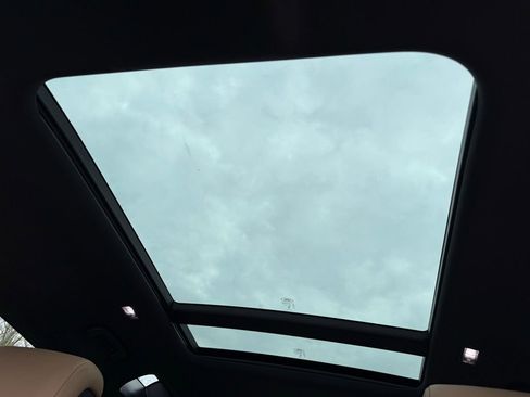 New 2026 Land Rover Defender 110 X-Dynamic SE AWD/4WD image 30