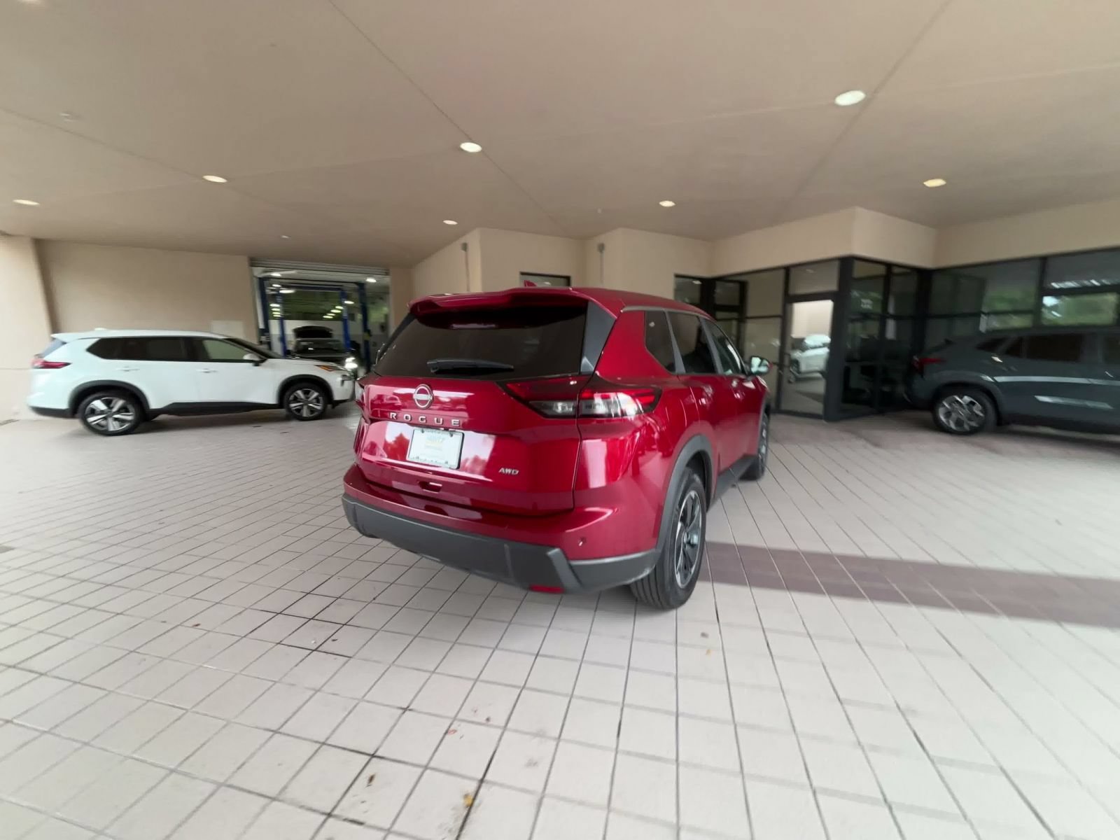 Used 2025 Nissan Rogue SV AWD/4WD image 13