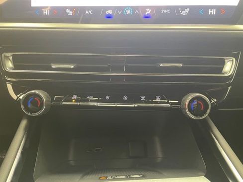 New 2026 Chevrolet Traverse LT w/ Midnight/Sport Edition image 6