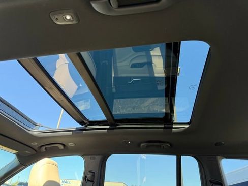 New 2025 Jeep Grand Cherokee Limited image 36