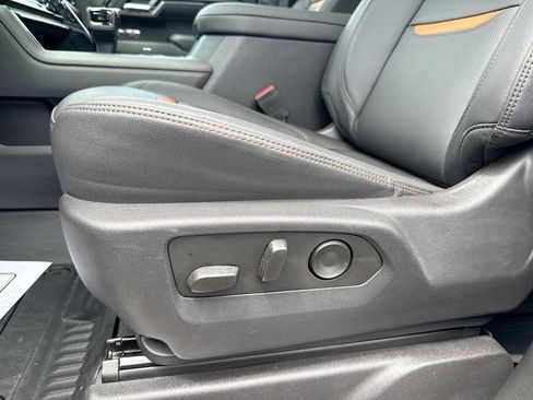 Used 2024 GMC Sierra 1500 AT4 w/ Technology Package AWD/4WD image 12