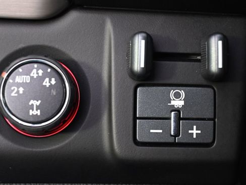 Used 2016 GMC Yukon Denali w/ Open Road Package AWD/4WD image 27