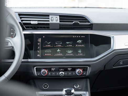 New 2025 Audi Q3 2.0T Premium image 12