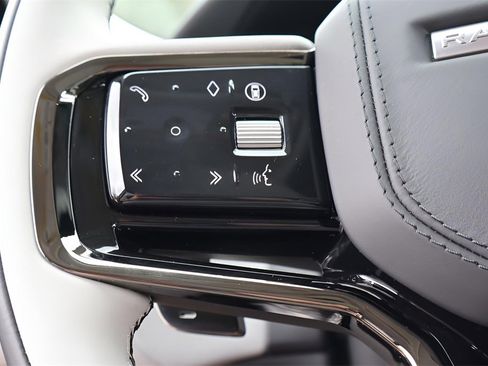 Used 2025 Land Rover Range Rover Velar Dynamic SE image 22