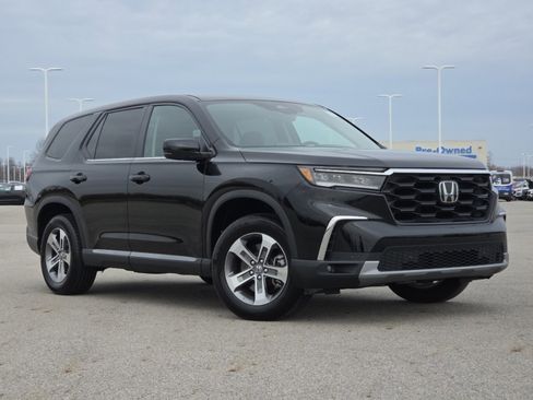 Used 2025 Honda Pilot EX-L image 2