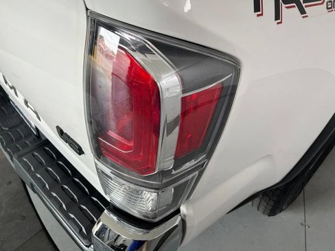 Used 2021 Toyota Tacoma TRD Off-Road AWD/4WD image 49