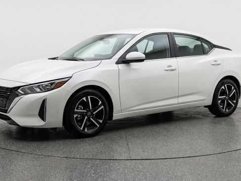 Used 2025 Nissan Sentra SV FWD image 2