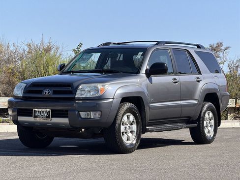 Used 2004 Toyota 4Runner SR5 RWD image 2