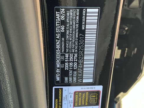 Used 2025 Mercedes-Benz C 300 4MATIC Sedan image 10