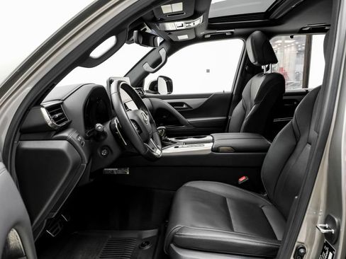 Used 2024 Lexus LX 600 F Sport AWD/4WD image 8