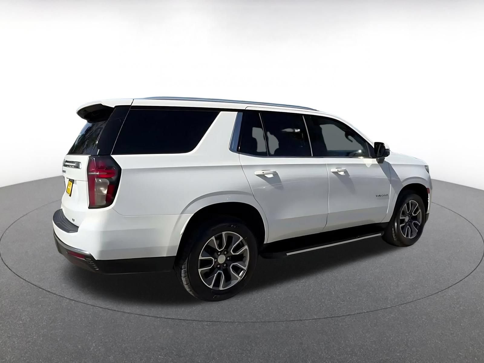 Used 2023 Chevrolet Tahoe LT w/ Luxury Package AWD/4WD image 14