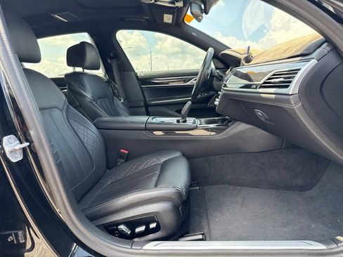 Used 2020 BMW 750i xDrive w/ Executive Package AWD/4WD image 10