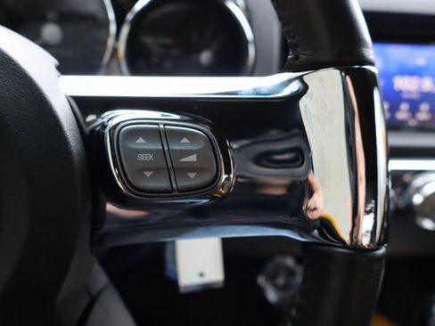 Used 2006 Chevrolet SSR w/ Preferred Equipment Group image 24