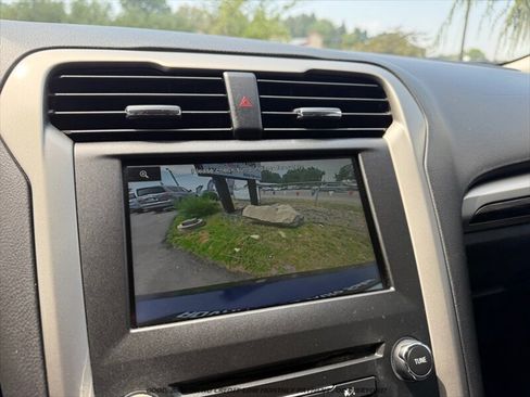 Used 2016 Ford Fusion SE w/ Equipment Group 202A AWD/4WD image 14
