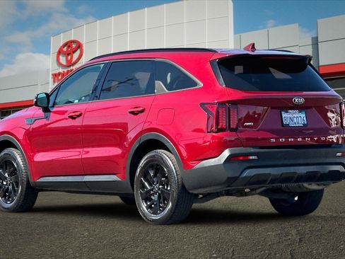 Used 2021 Kia Sorento S AWD/4WD image 5