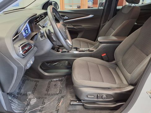 Used 2023 Chevrolet Bolt EUV LT w/ Comfort Package FWD image 19