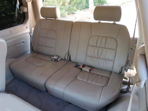 Used 2005 Lexus LX 470 4WD image 19