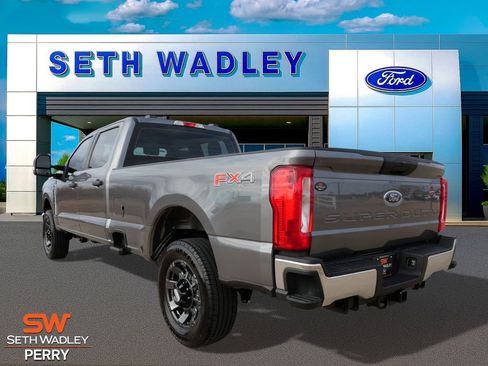 Used 2025 Ford F250 XL w/ FX4 Off-Road Package image 7