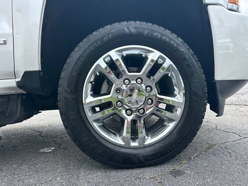 Used 2019 Chevrolet Silverado 2500 High Country w/ Duramax Plus Package AWD/4WD image 13