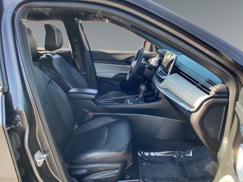 Used 2023 Jeep Compass Limited image 15