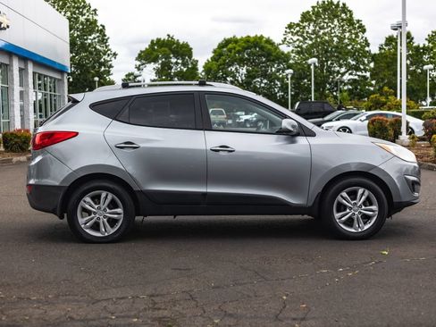 Used 2011 Hyundai Tucson GLS FWD image 8