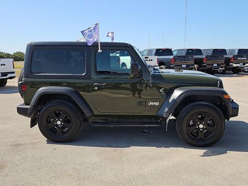 Used 2021 Jeep Wrangler Sport AWD/4WD image 9