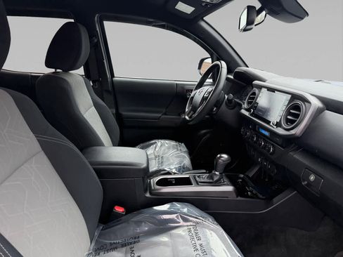 Used 2023 Toyota Tacoma TRD Off-Road image 15