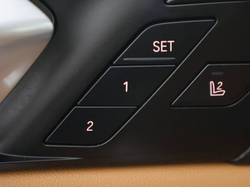 Used 2024 BMW X7 xDrive40i w/ M Sport Package AWD/4WD image 44