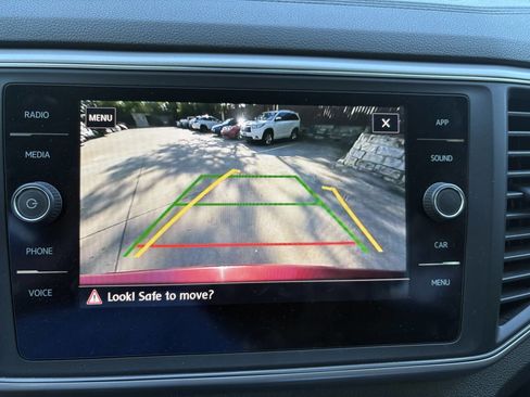 Used 2019 Volkswagen Atlas SE w/ Towing Package image 10