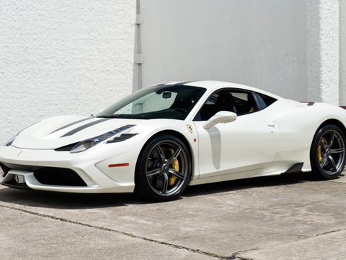 Used 2015 Ferrari 458 Speciale Coupe RWD image 2