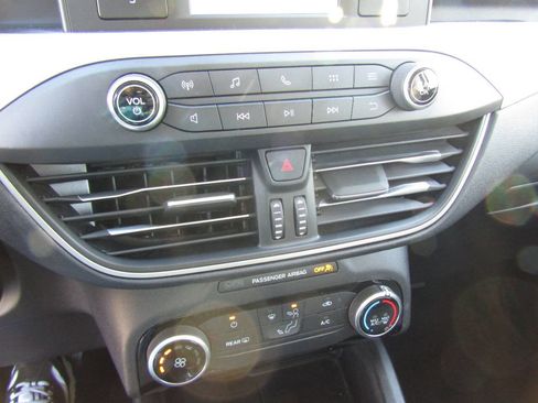 Used 2022 Ford Escape S image 15