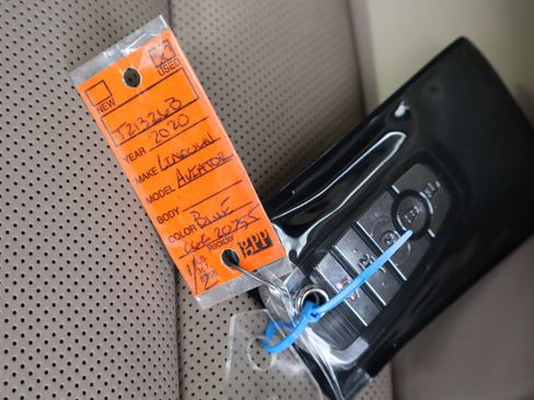 Used 2020 Lincoln Aviator Reserve image 41