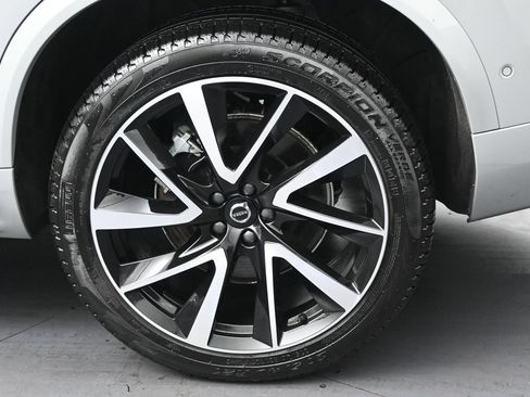 Used 2025 Volvo XC90 B5 Plus w/ Protection Package AWD/4WD image 37