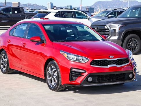 Used 2019 Kia Forte LXS image 3
