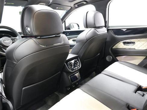 Used 2021 Bentley Bentayga w/ First Edition Specification AWD/4WD image 74