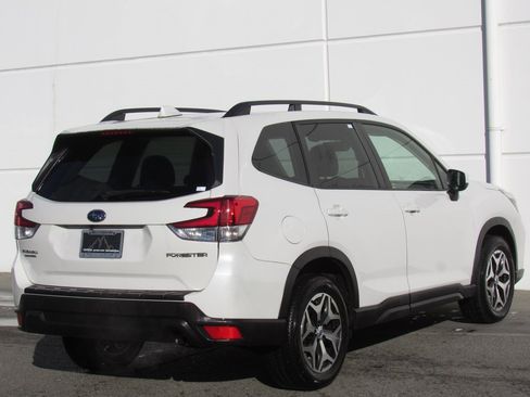 Used 2019 Subaru Forester Premium image 6