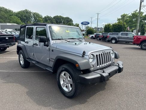 Used 2015 Jeep Wrangler Unlimited Sport w/ Quick Order Package 23S AWD/4WD image 3