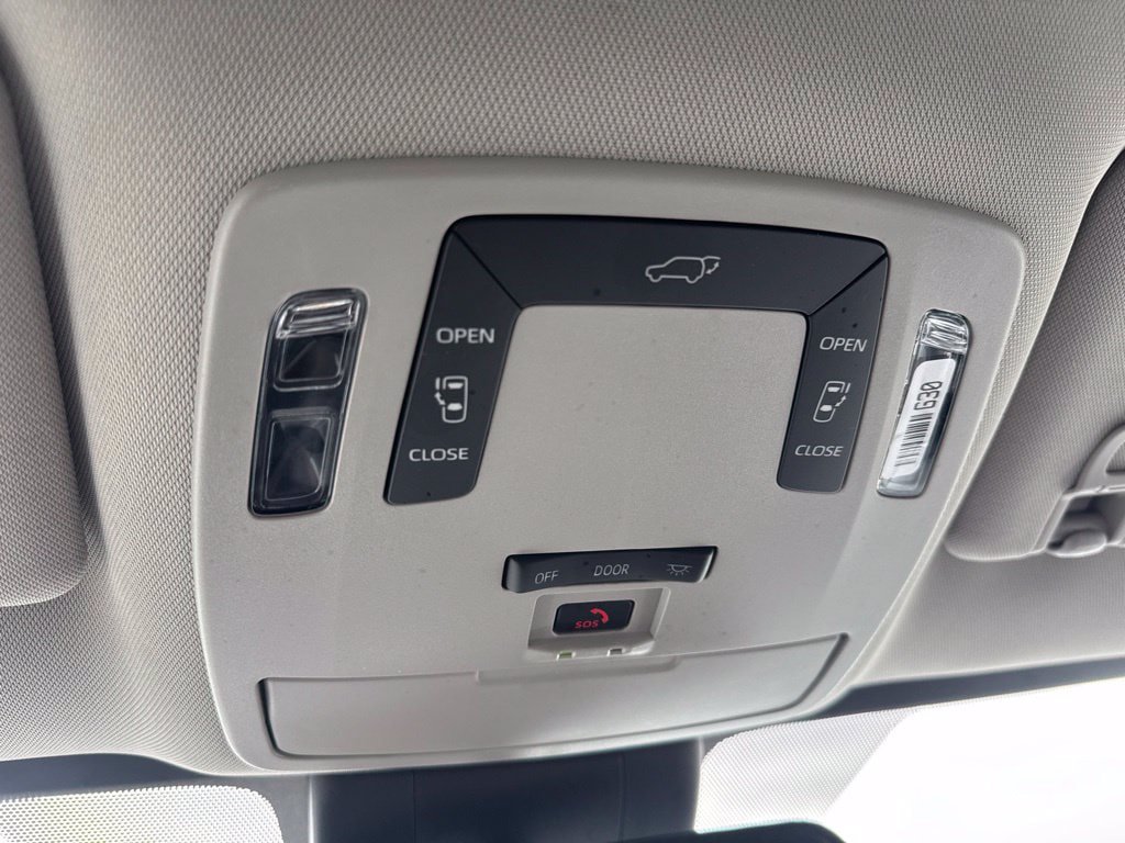 Used 2026 Toyota Sienna LE FWD image 20