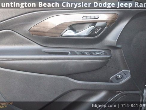 Used 2020 GMC Terrain Denali w/ Denali Premium Package image 10