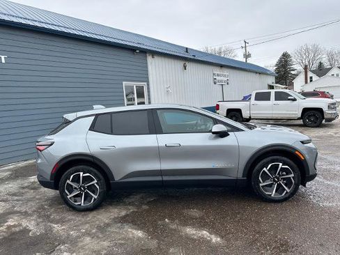 New 2026 Chevrolet Equinox EV LT w/ Comfort Package AWD/4WD image 2