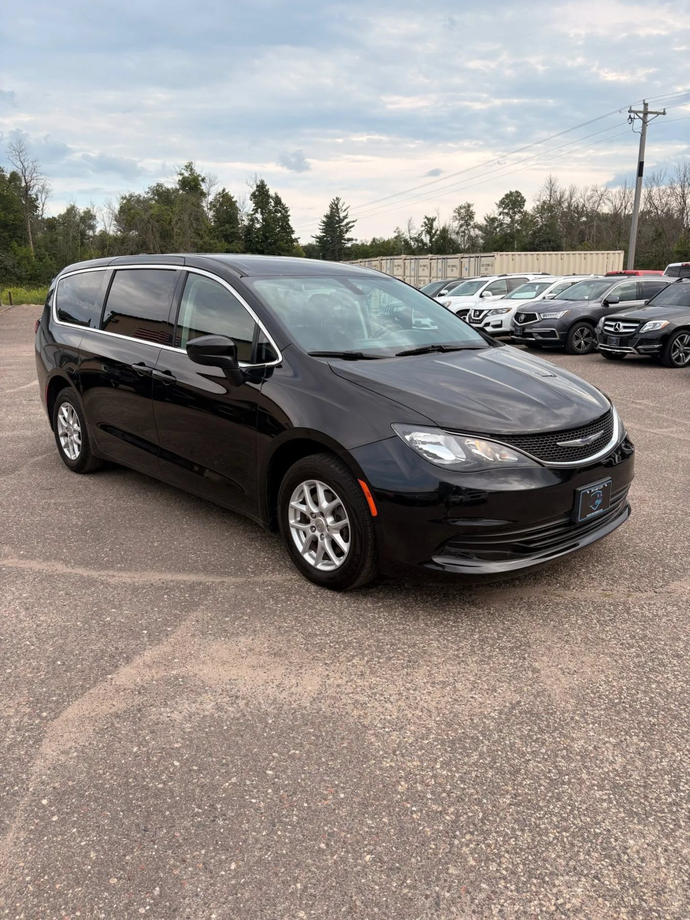 Used 2020 Chrysler Voyager LX w/ Cold Weather Group FWD image 3