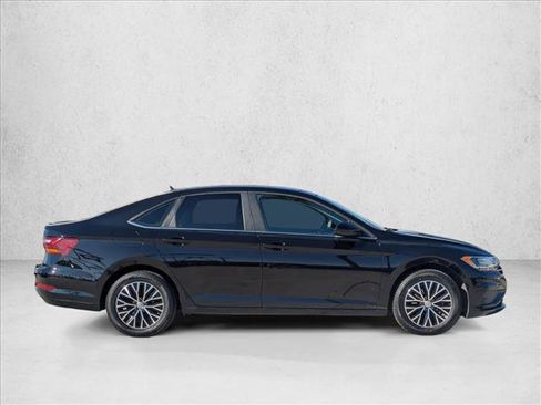 Used 2019 Volkswagen Jetta SE image 4